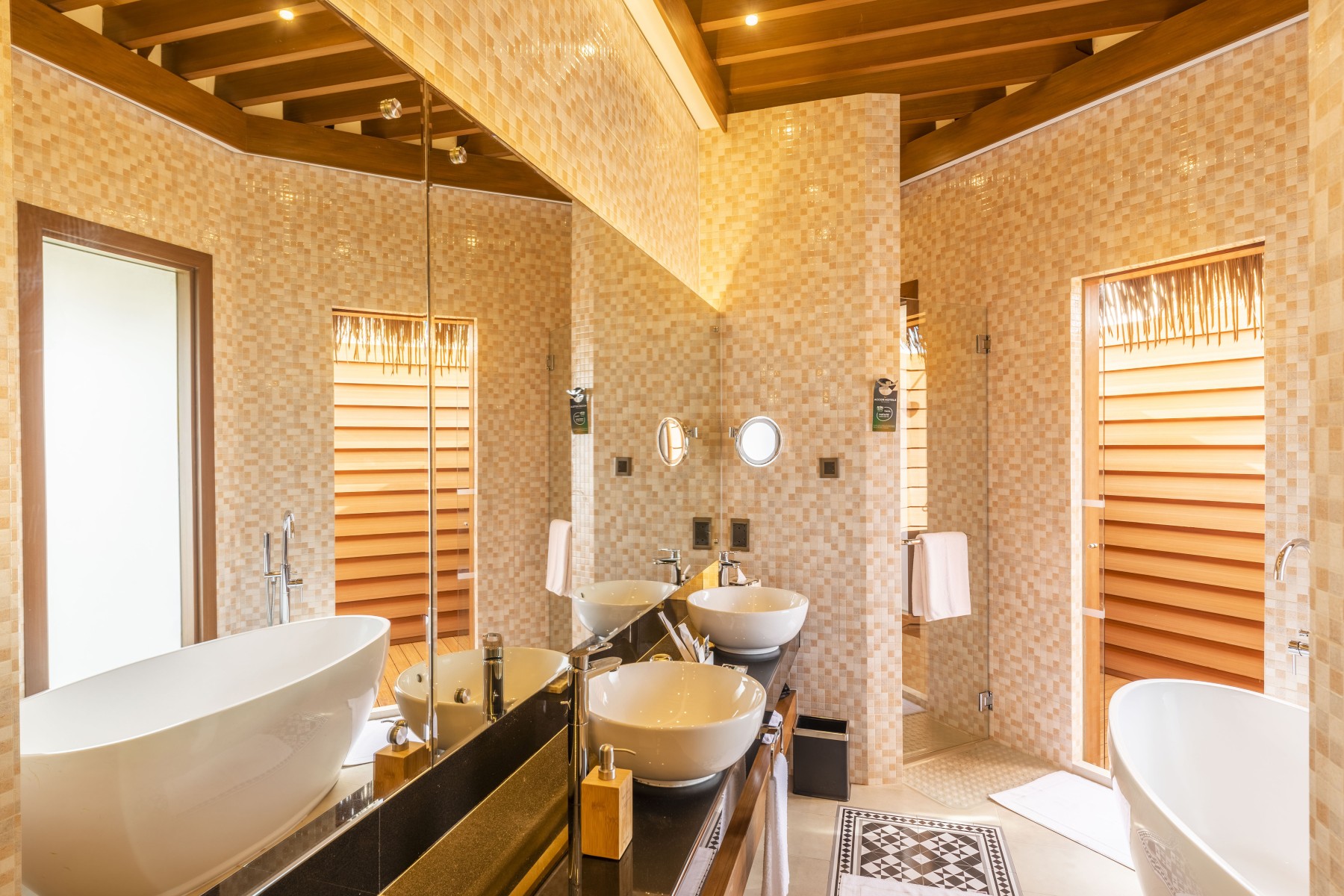 Mercure Maldives Kooddoo Resort